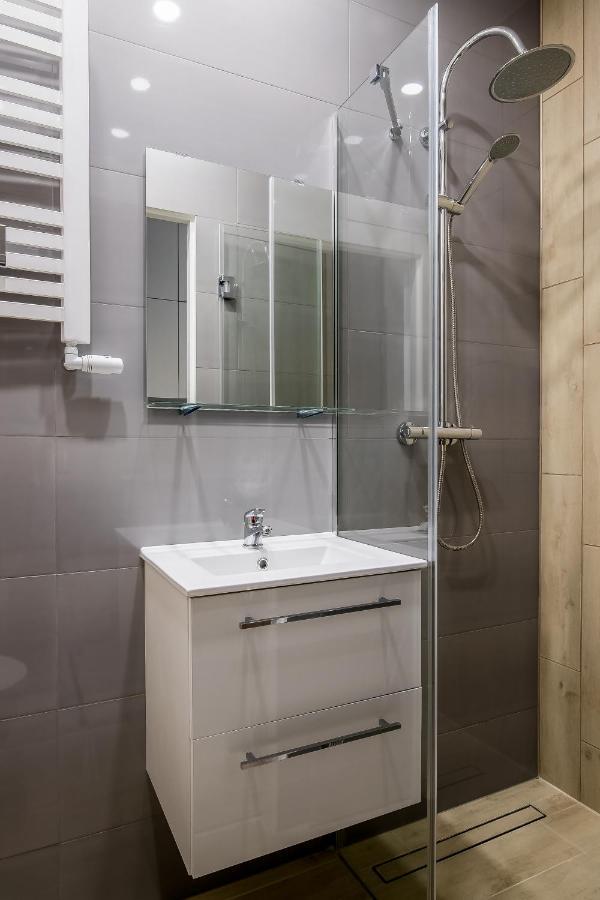 Adler Room Suite -- Prywatna Lazienka, Dostep Na Kod, Parking Лодзь Экстерьер фото