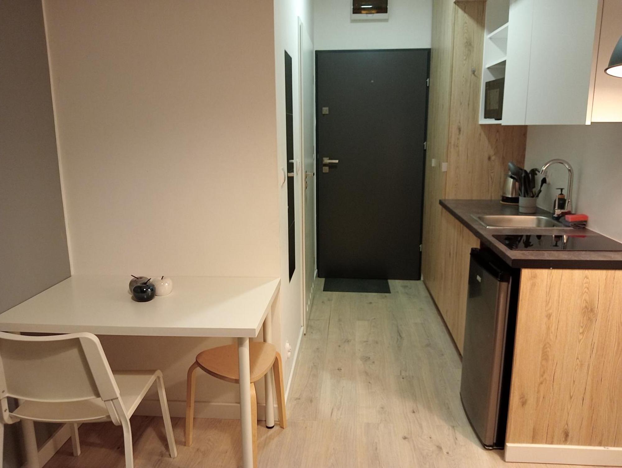 Adler Room Suite -- Prywatna Lazienka, Dostep Na Kod, Parking Лодзь Экстерьер фото